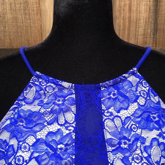 3/$20 Charlotte Russe Lace and Mesh Top - Picture 2 of 6